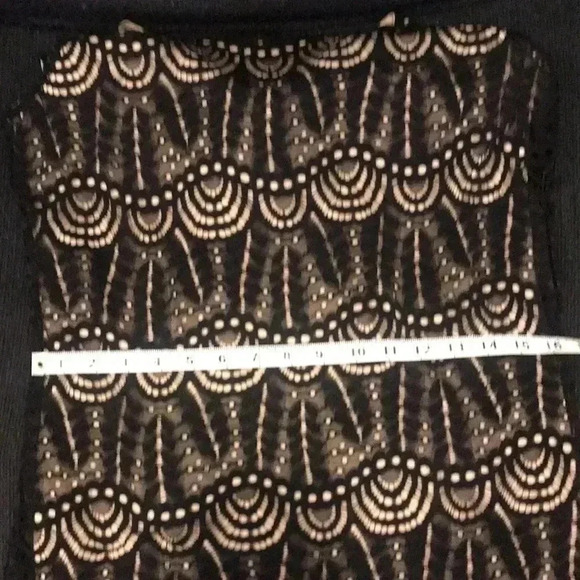 Sharagano Floral black Lace Overlay w/Tan Lining & Exposed Zipper-Size 12 - Picture 10 of 11